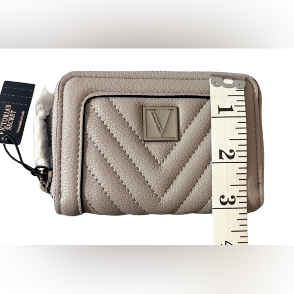 The Victoria Small Wallet - Picture 6 of 9